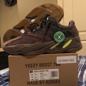Mauve Yezzy boost 700